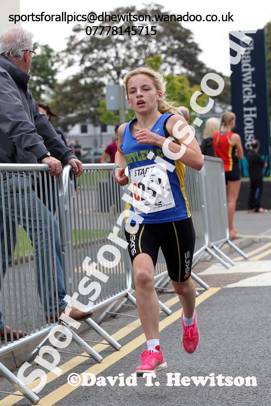Womens under-17s Northern Road Relays, Warrington. Photo: David T. Hewitson/Sports for All Pics